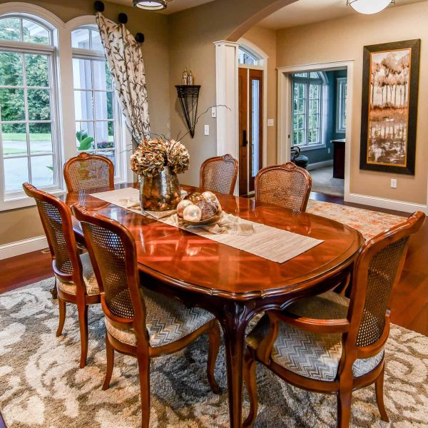 Bro Home Formal Dining Room