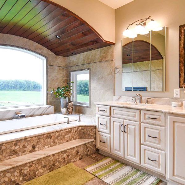 Bro Home Master Bathroom Tub View
