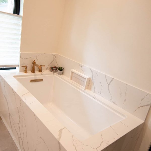Newman Home on Lake Eunice, MN • master bathroom bathtub
