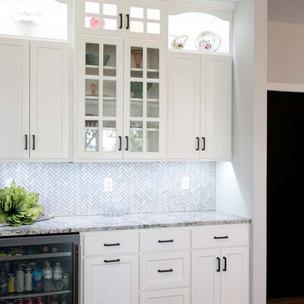 Dagenais Custom Built Home ∙ Kitchen Hosting Bar Area
