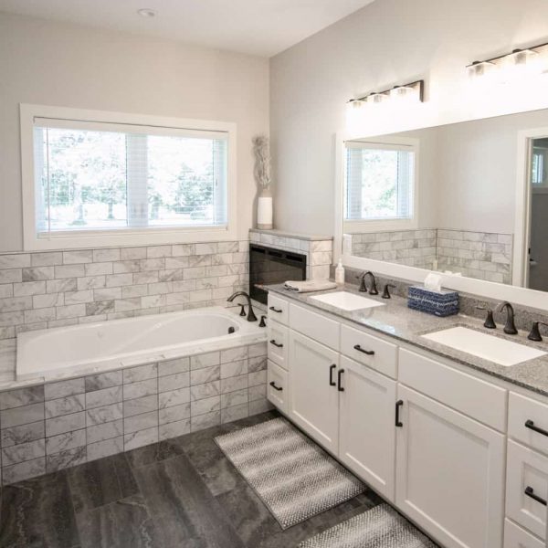 Dagenais Custom Home ∙ Master Bathrooom