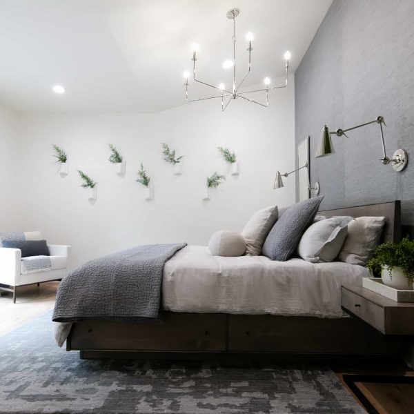 Zunich Home on Detroit Lake master bedroom